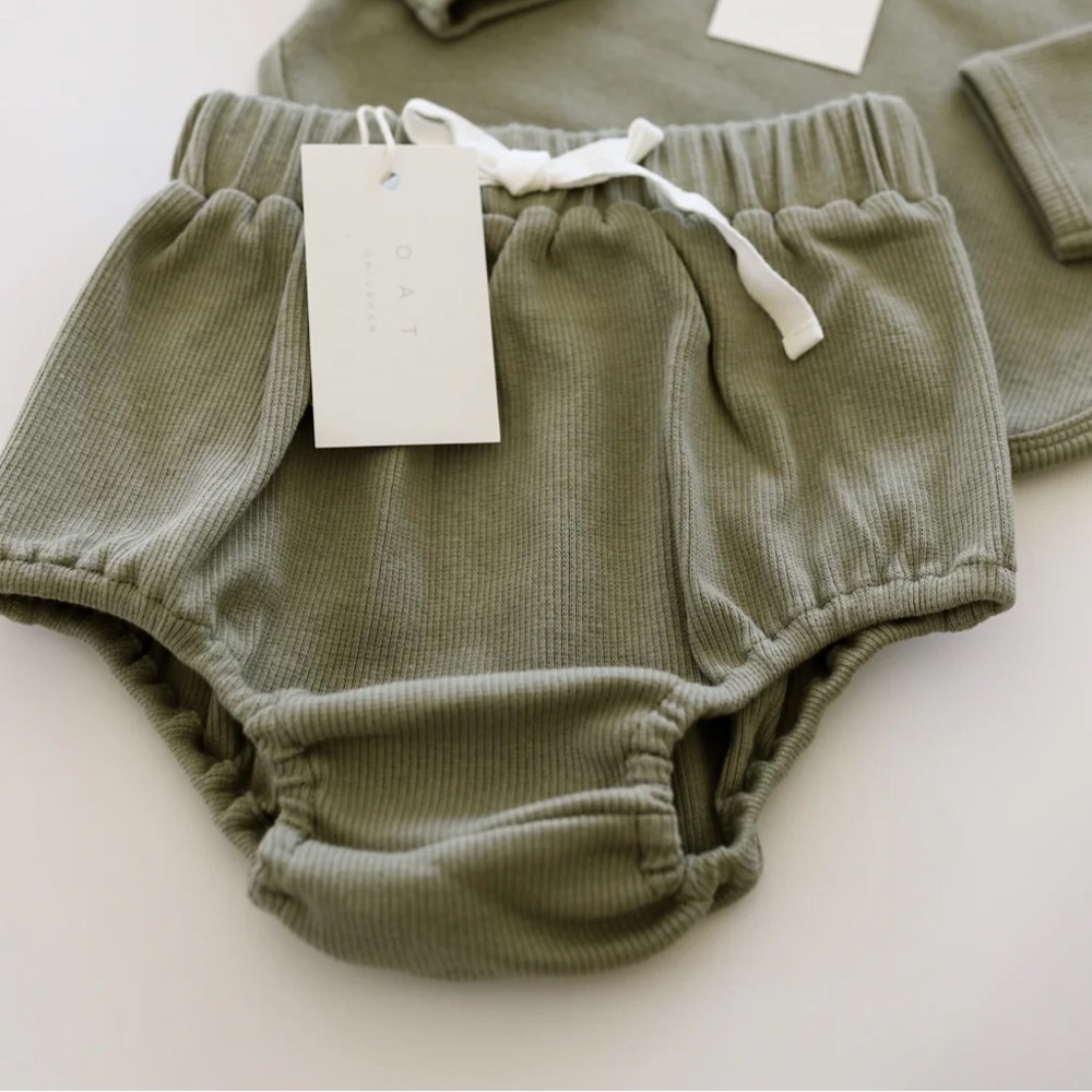 OAT CO Olive Green Ribbed Bloomers (size 2 / 3)